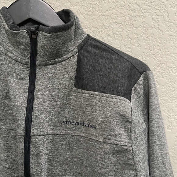 Vineyard Vines 1/4 zipper men’s small - Picture 3 of 9